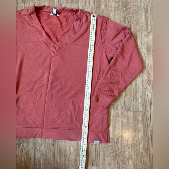 Orvis Vneck pullover rust colored sweater Medium - Picture 2 of 9